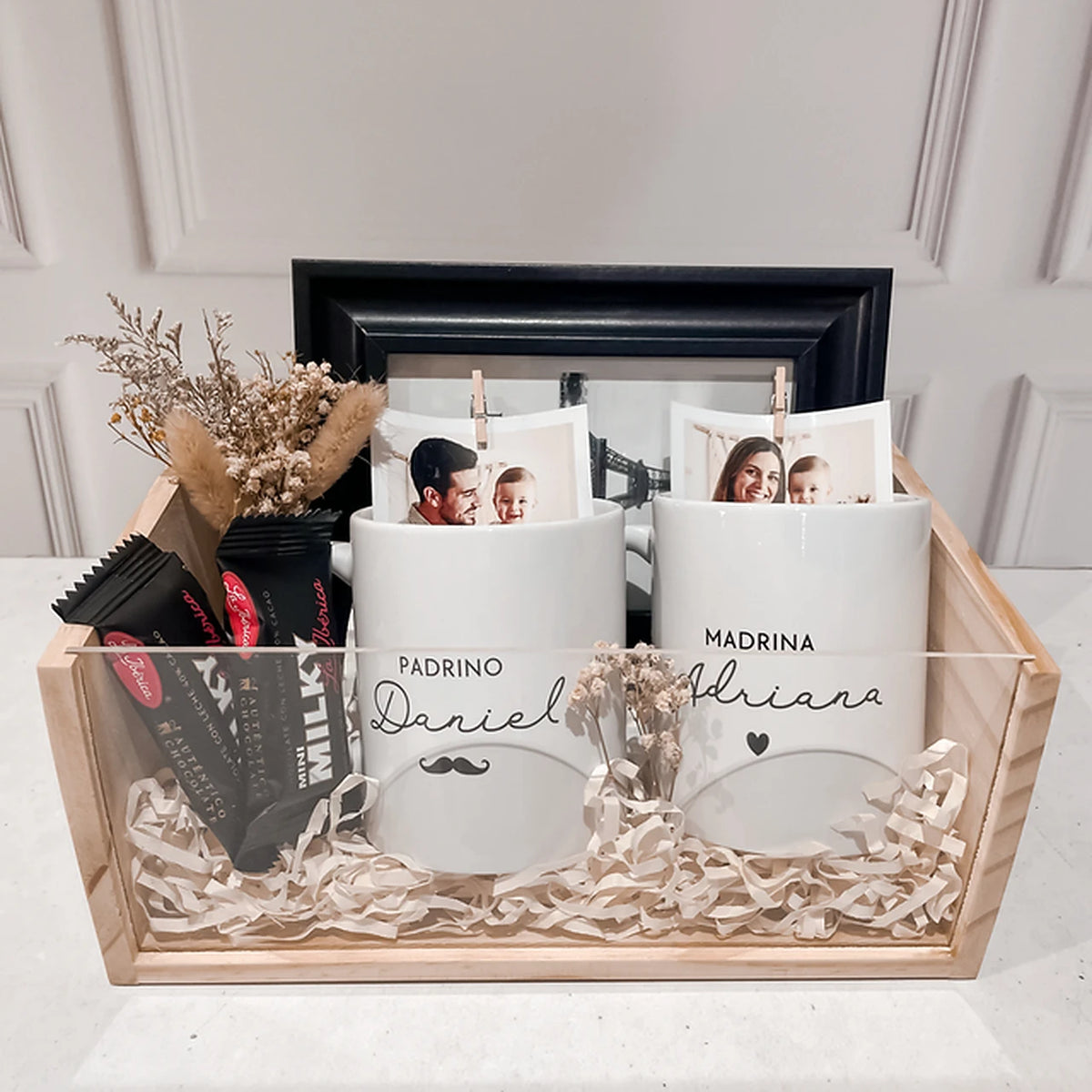 Box de Pino con Tazas y Chocolates