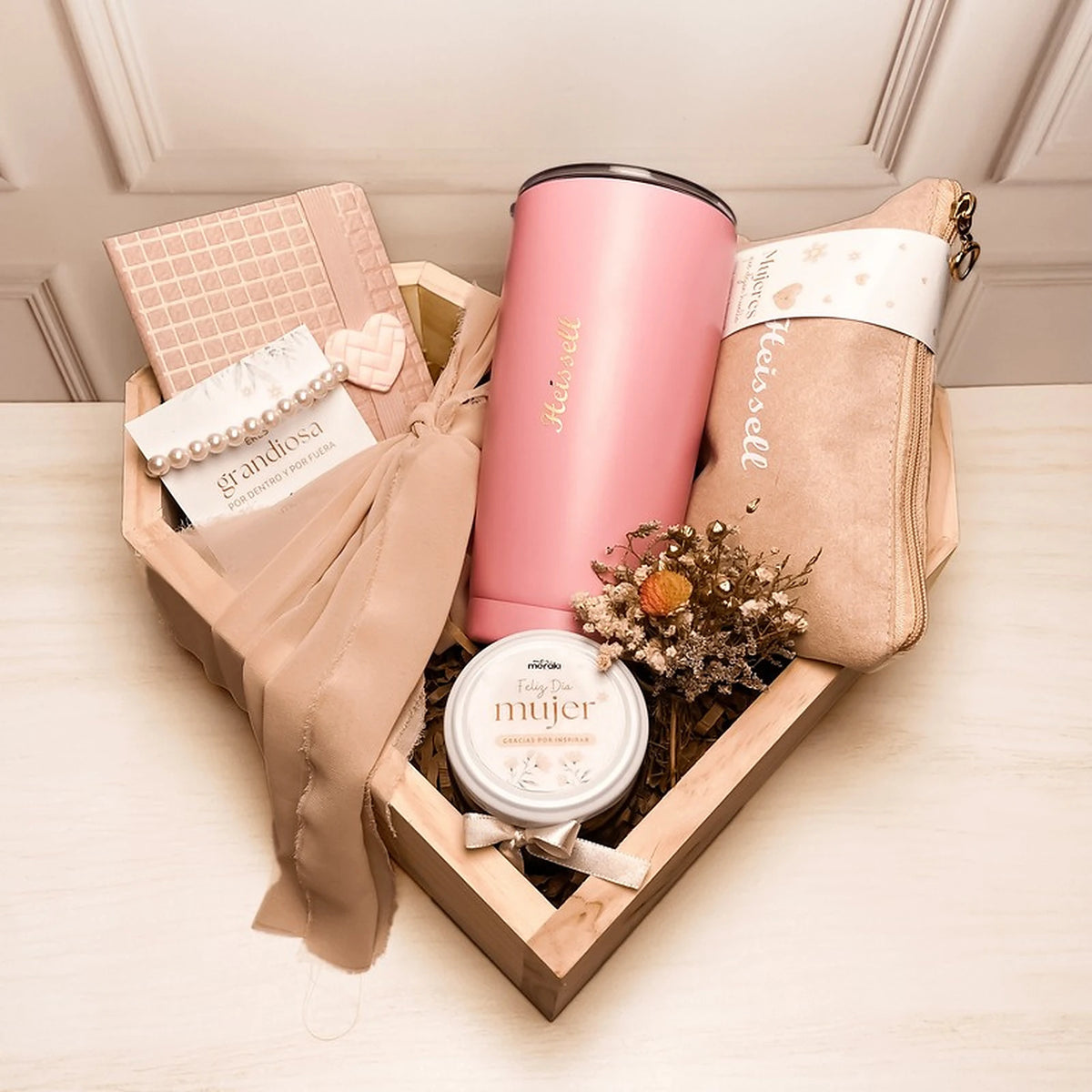 Box Corazón con Termo y Agenda de Conexión