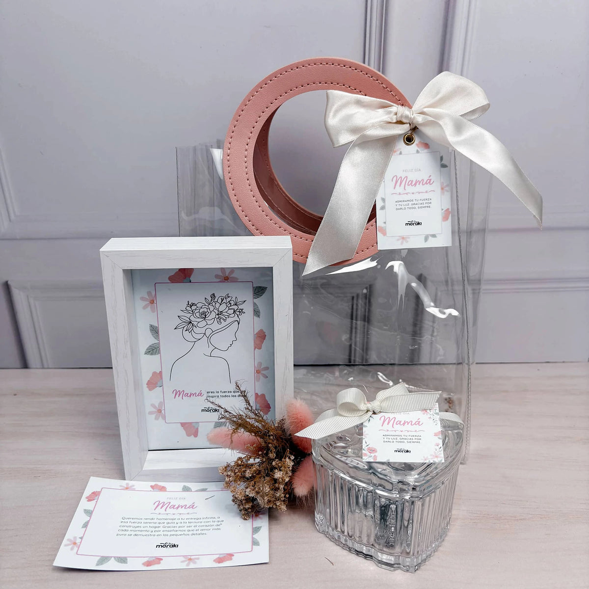 Bolsa Transparente con Joyero y Flores