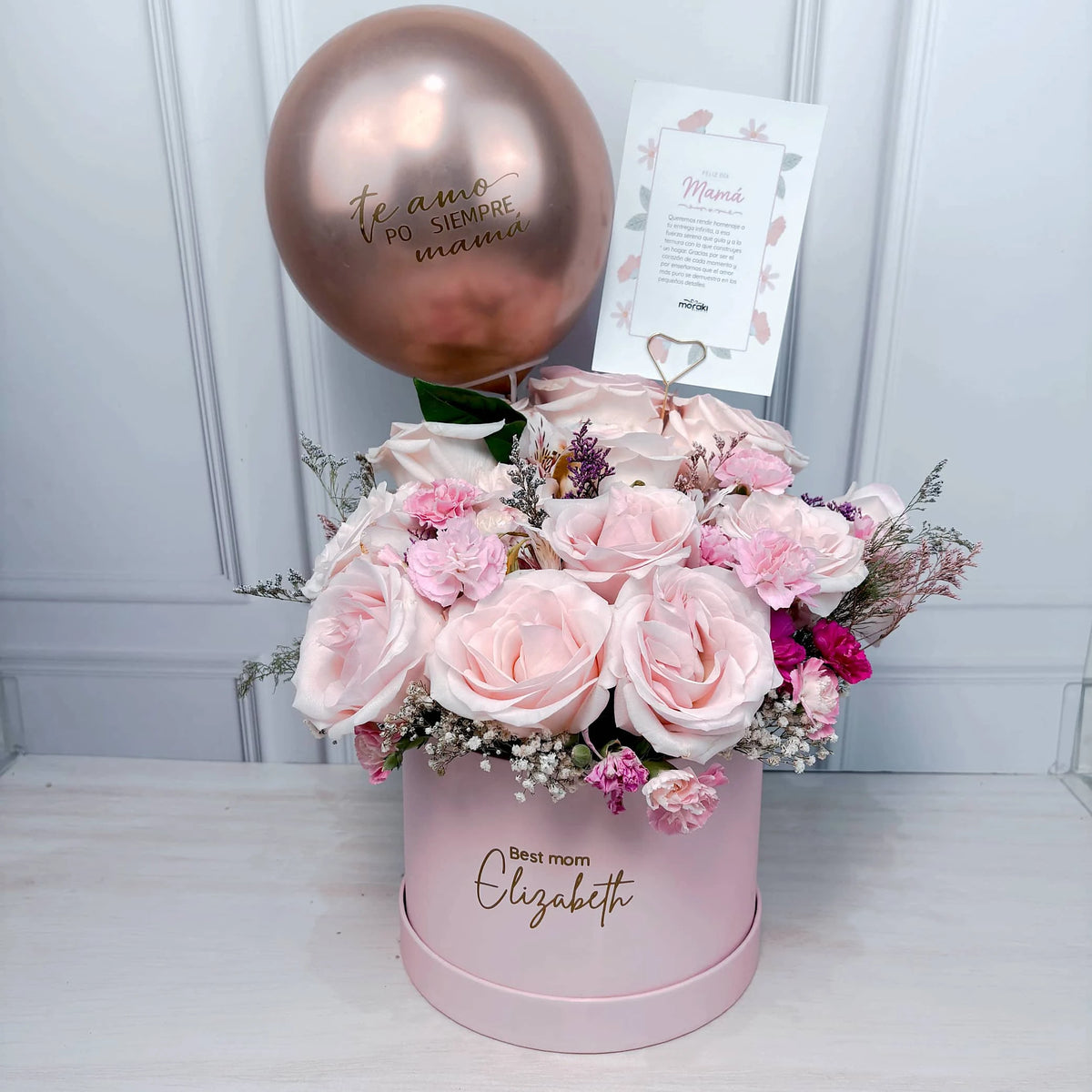Box Circular Rosa con Rosas y Claveles