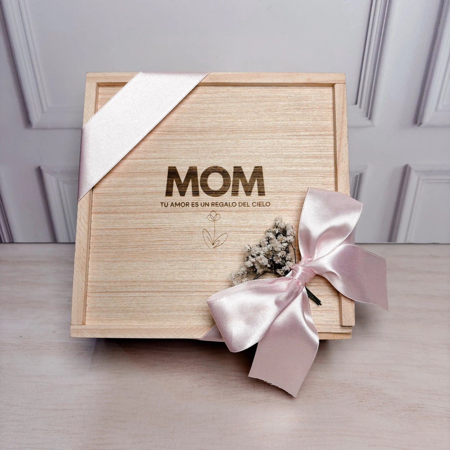 Caja de Madera con Lazo