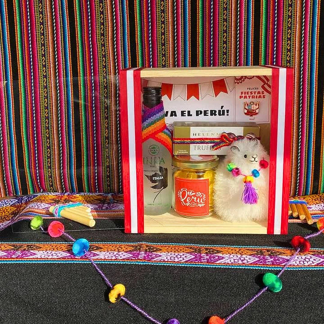 Caja de Pino con Pisco y Llama Peruana