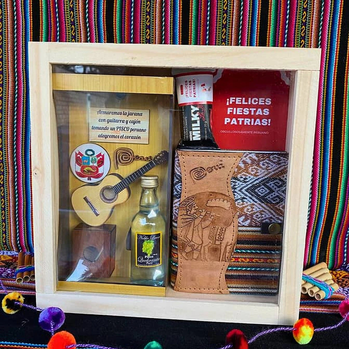 Caja de Pino con Pisco y Instrumentos Peruanos