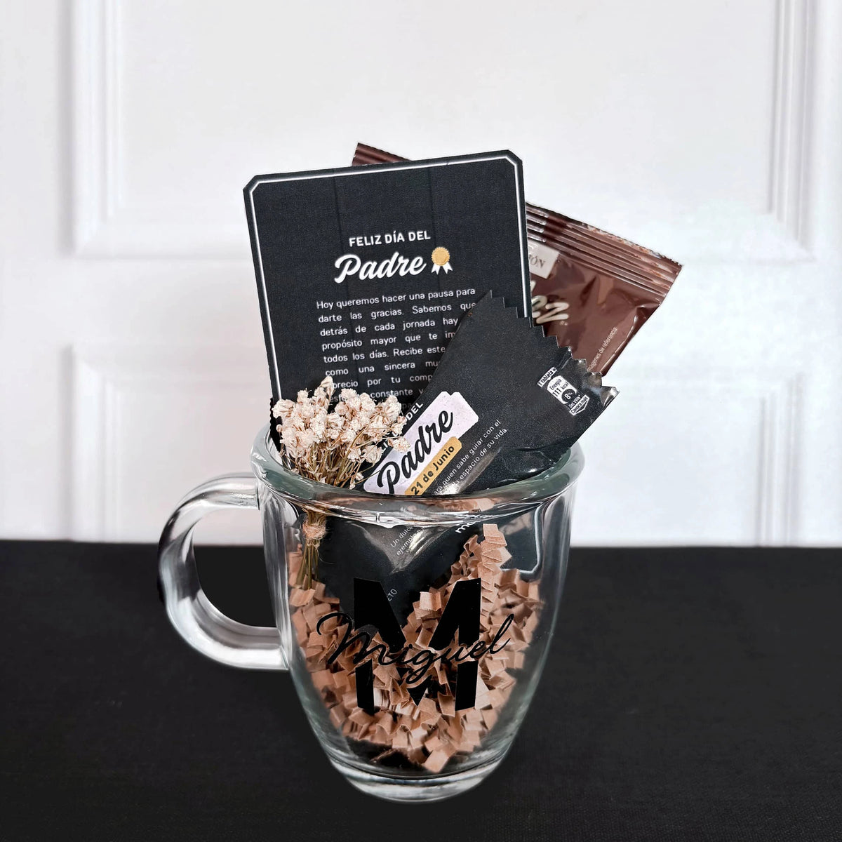 Taza de Vidrio y Café con Chocolate