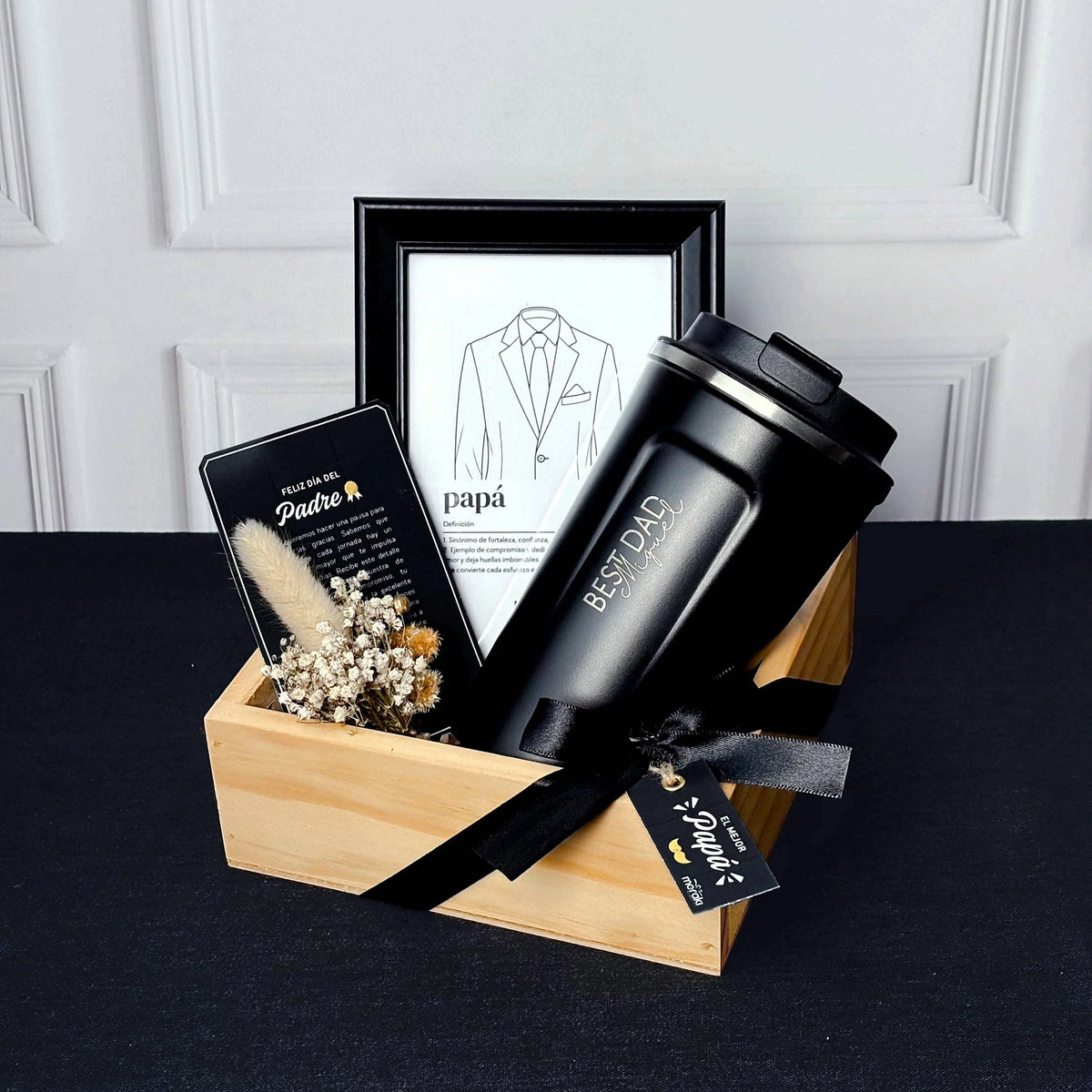 Box de Madera con Mug Térmico y Flores
