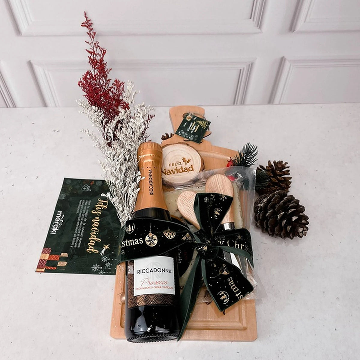 Tabla de Madera con Prosecco y Queso Trufado