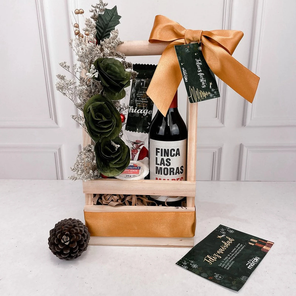 Box De Pino Con Vino Y Copa