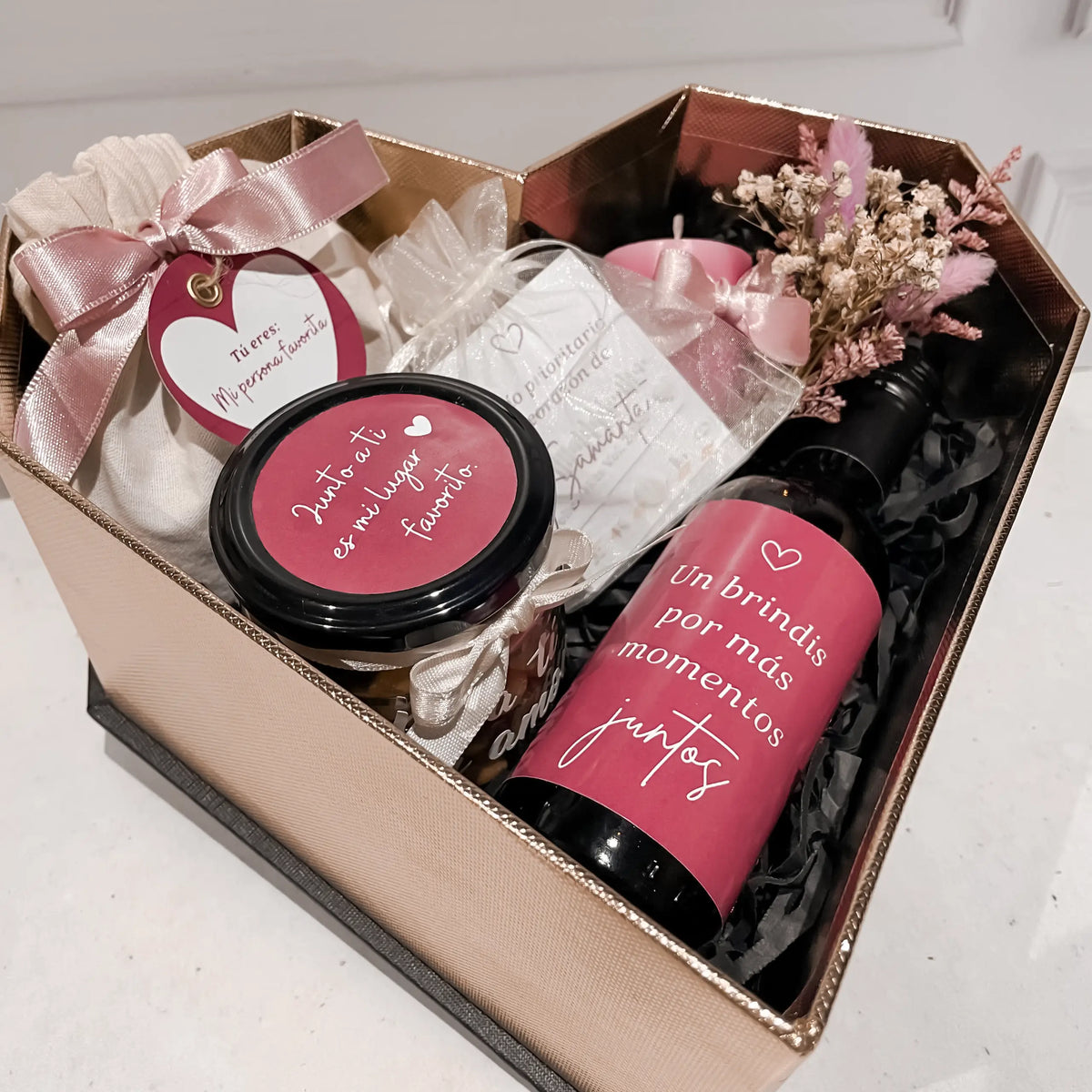 Box Corazón Premium: Brindis & Sintonía