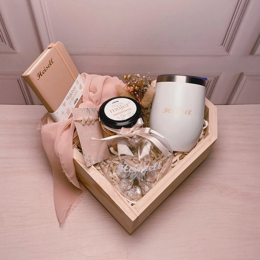 Box Corazón con Mug y Agenda de Conexión