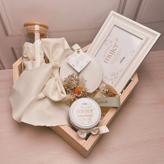 Box de Pino Corazón con Recuerdos y Jar