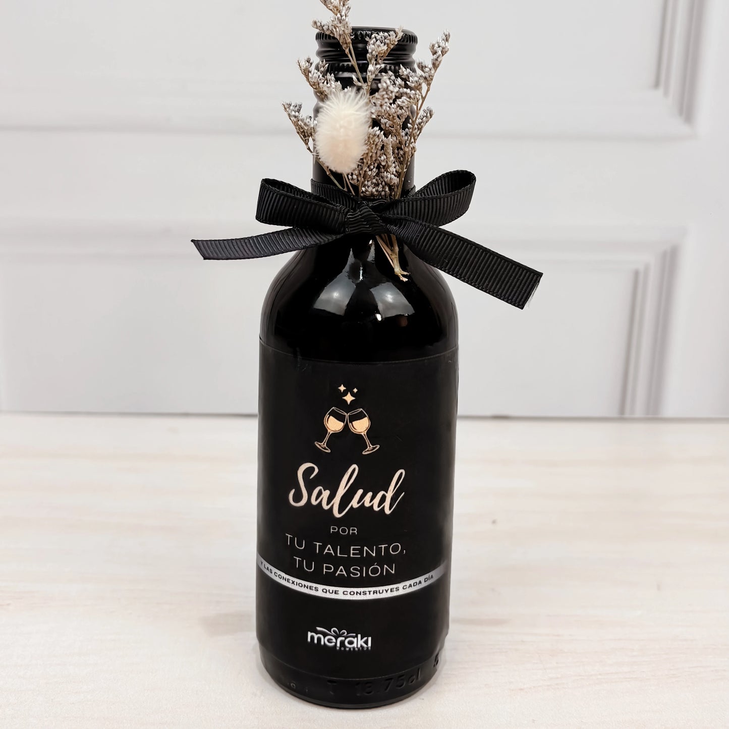 Botella decorativa con flores