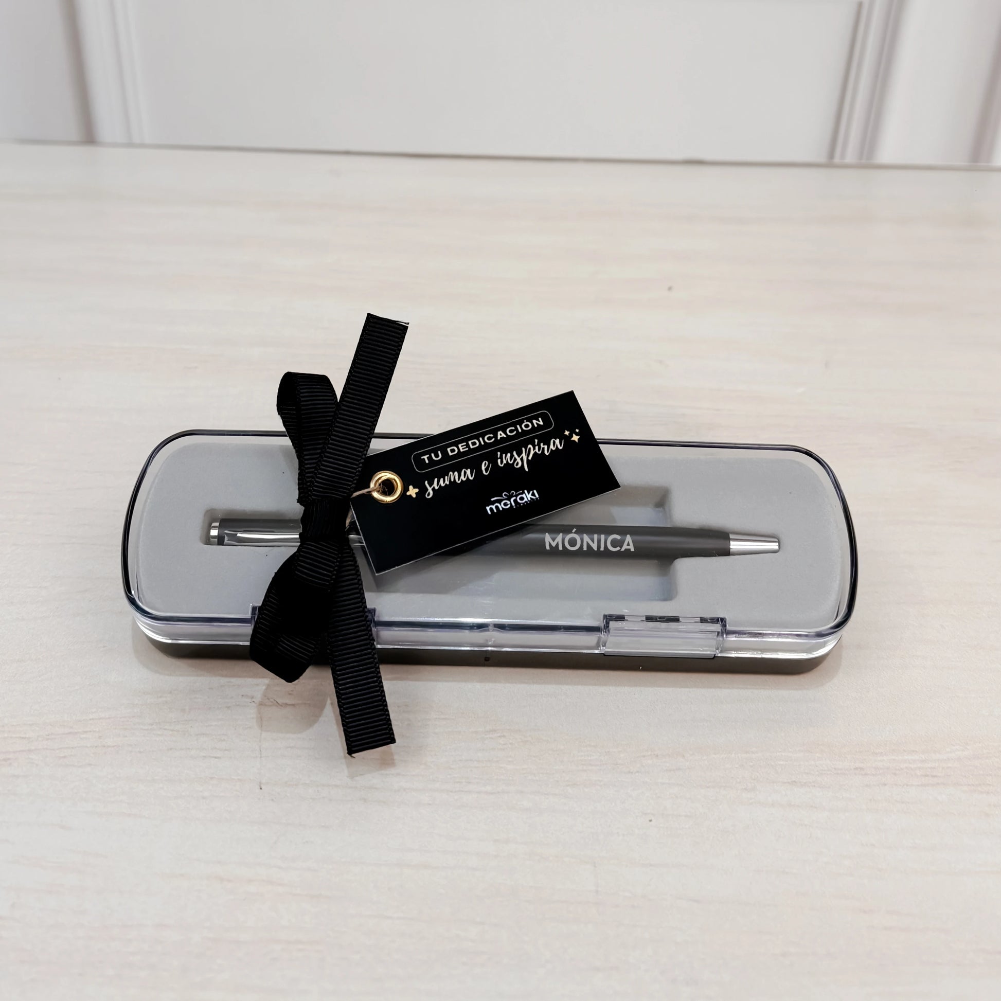 Pluma ejecutiva con estuche