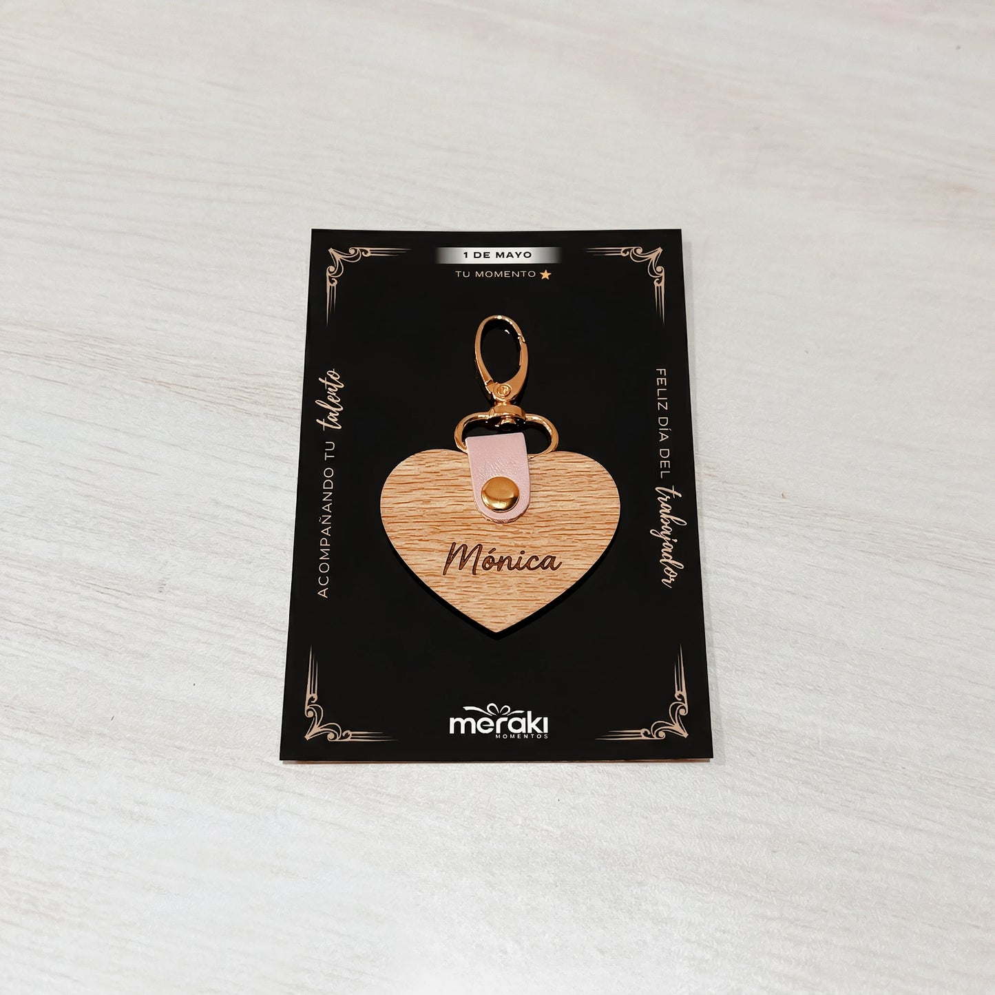 Llavero de corazon con tarjeta