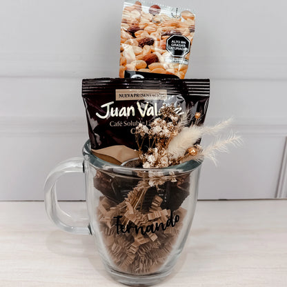 Taza de cristal con café