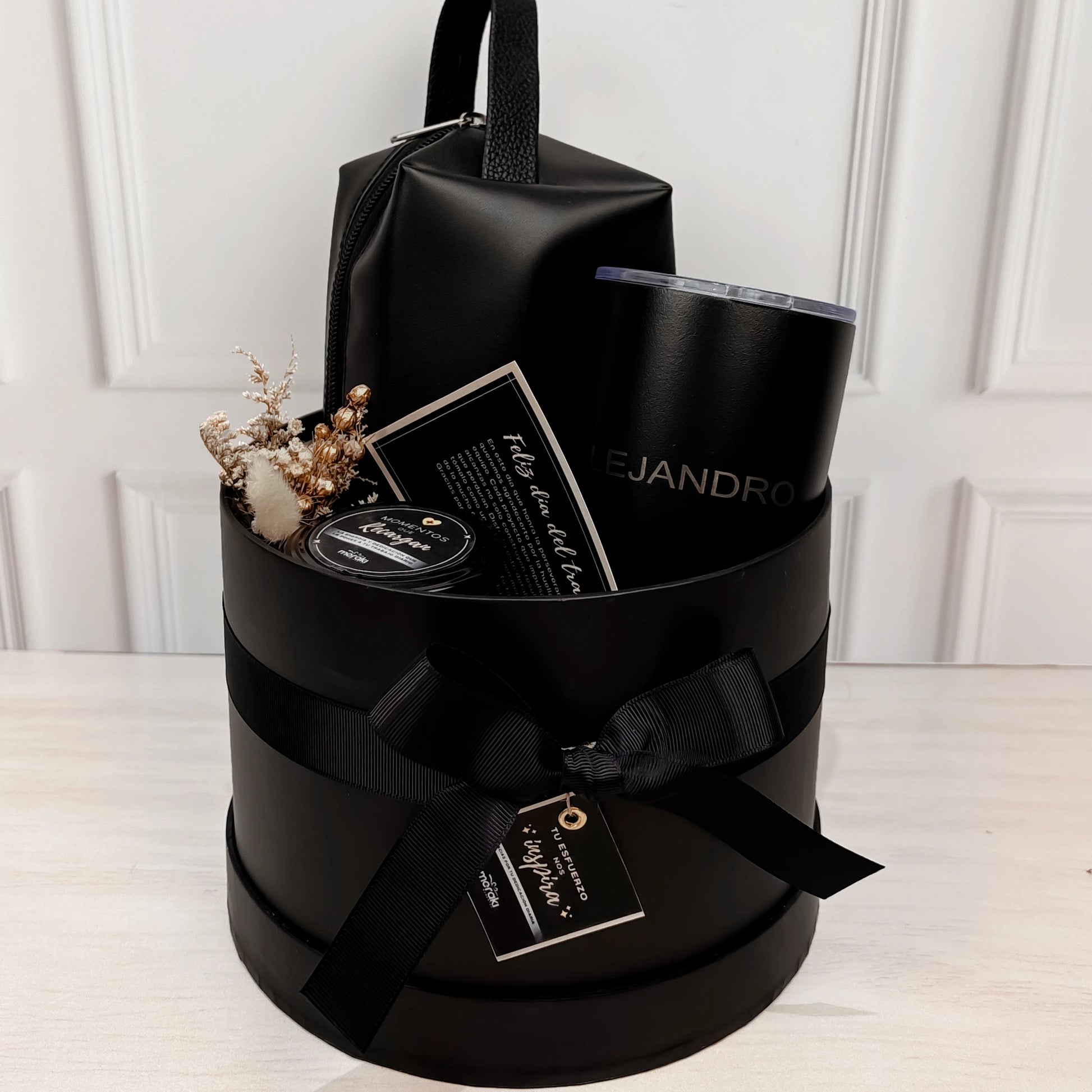 Caja sorpresa con cosmetiquera