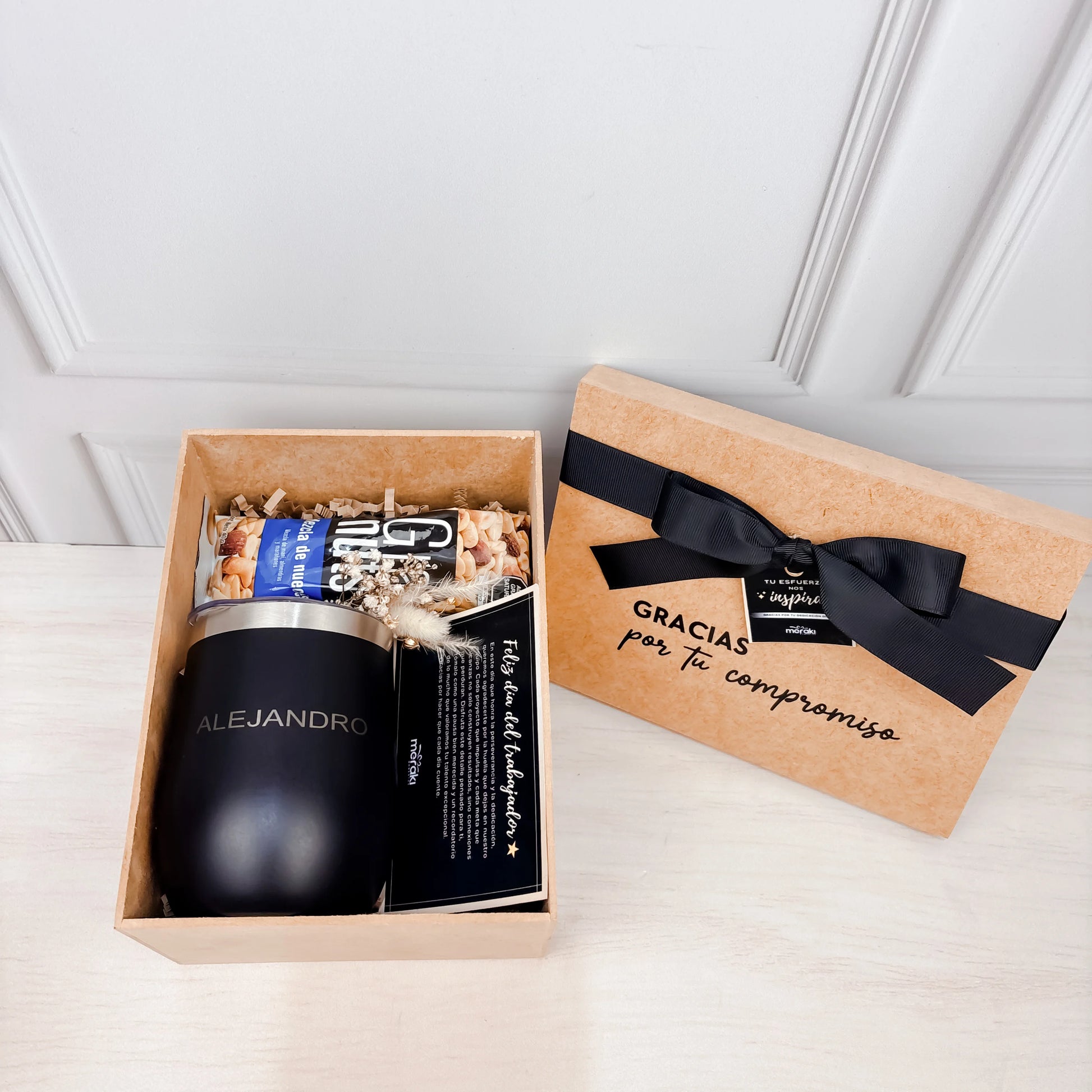 Caja sorpresa con vaso