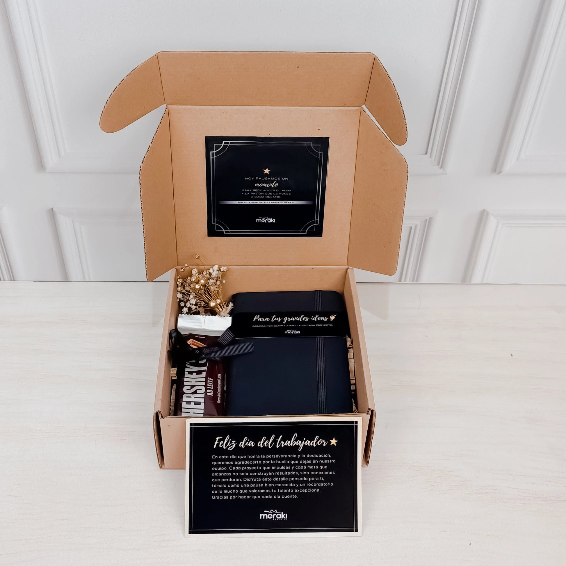 Caja sorpresa con libreta